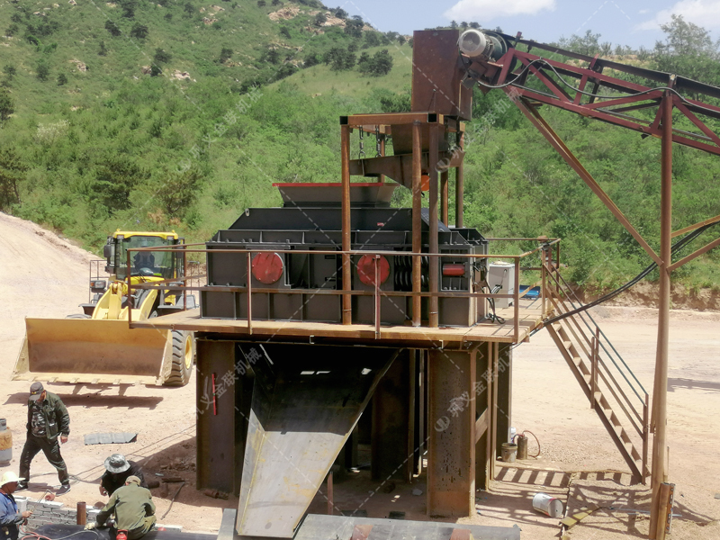 處理礦山廢石料用1510型對輥制砂機產(chǎn)能如何? 處理礦山廢石料用1510型對輥制砂機產(chǎn)能如何?
